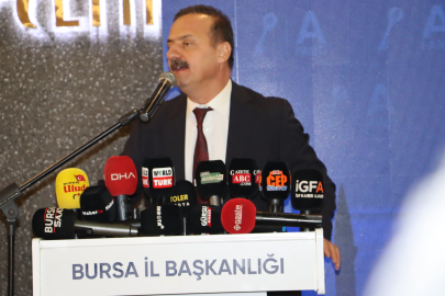 Anahtar Parti lideri Bursa iftarında iktidara ve muhalefete yüklendi!