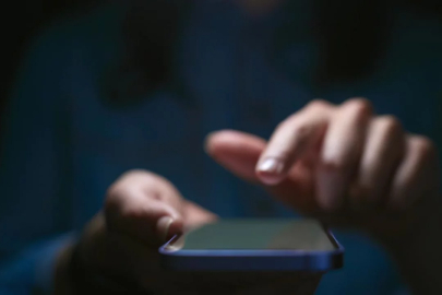 İranlıların telefonlarına gelen gizemli mesaj! Tam 30 dakika boyunca peş peşe gönderildi