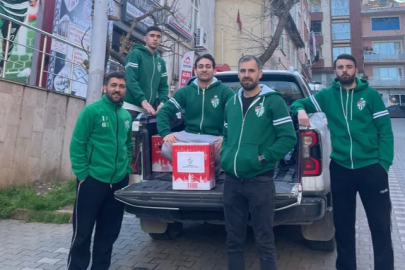 Bursaspor taraftarlardan ihtiyaç sahiplerine erzak desteği...