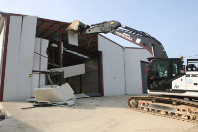 Bursa Ovası'nı talan eden bir kaçak depo daha yıkıldı!