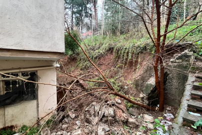 Bursa'da korkutan olay! İstinat duvarı yıkıldı