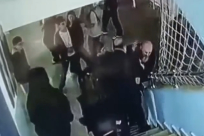 Okul basan veli ve yakınları, öğretmeni acımasızca darbetti!