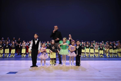 Denizli'de 23 Nisan etkinlikleri miniklerle başladı