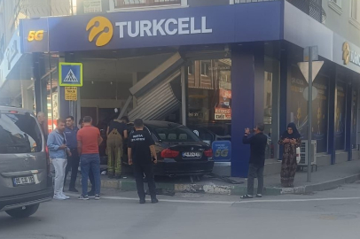 Bursa’da kontrolden çıkan otomobil Turkcell'li oldu!