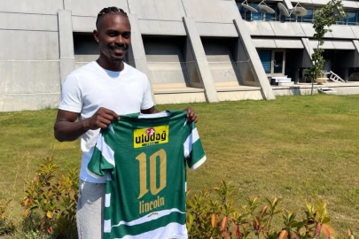Bursaspor'un yeni yıldızı Henrique Bursa'ya ayak bastı!